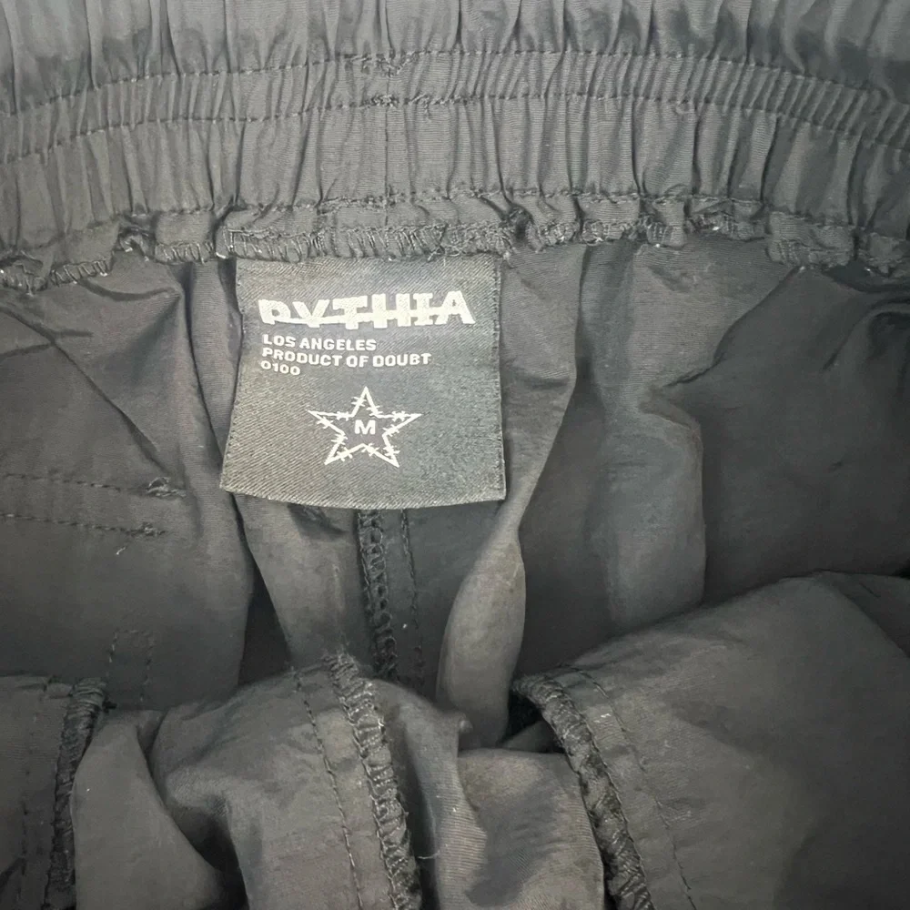 Pythia Black Tech Cargo Shorts, Medium